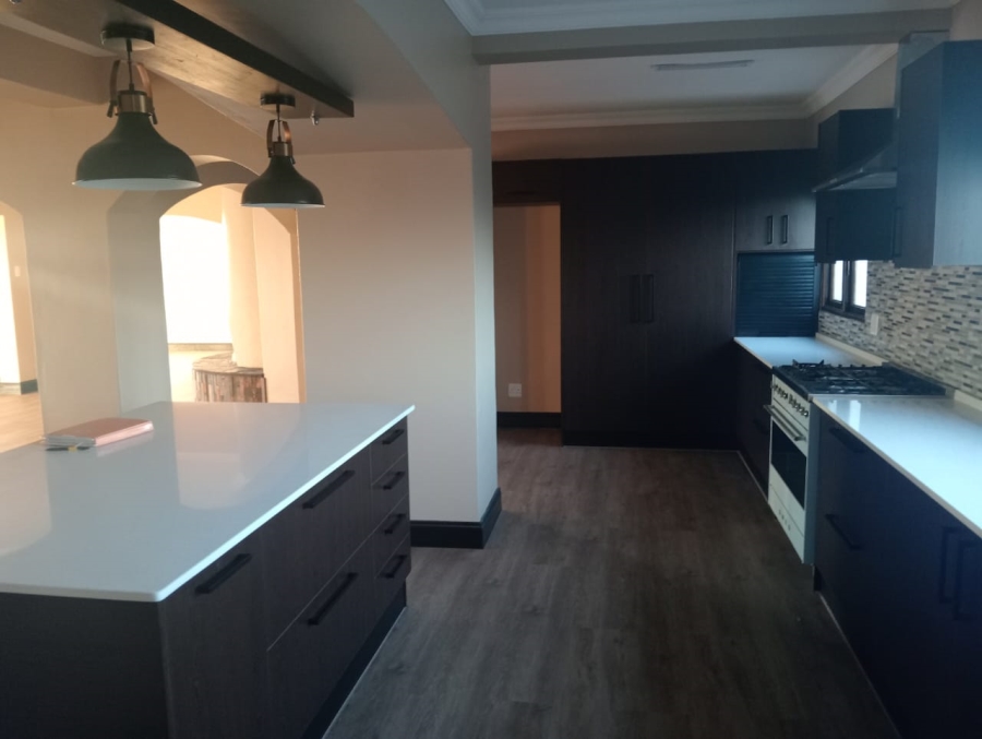 5 Bedroom Property for Sale in Paradise Beach Eastern Cape